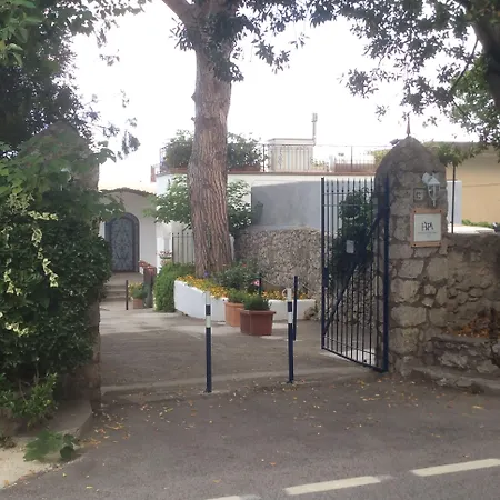 Ξενοδοχείο Victoria Place 3*