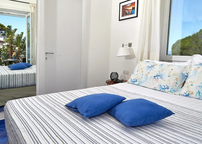 Victoria Place Hotel 3*