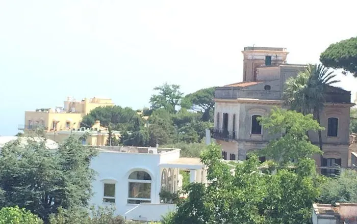 Victoria Place Hotel