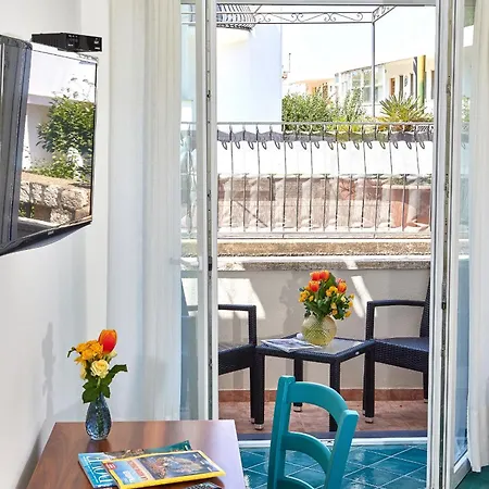 Victoria Place Hotel 3*