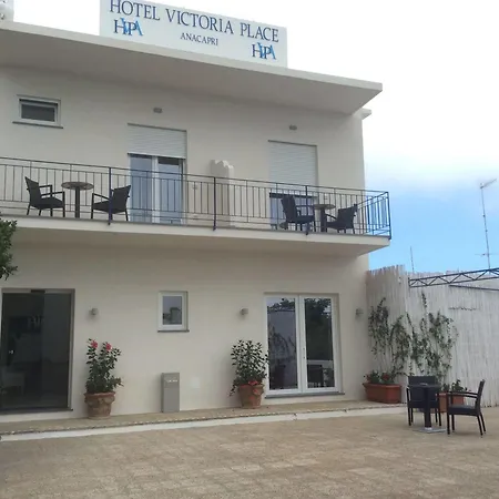Victoria Place 3*
