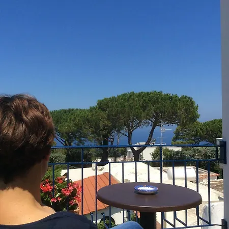 Victoria Place Hotel 3*