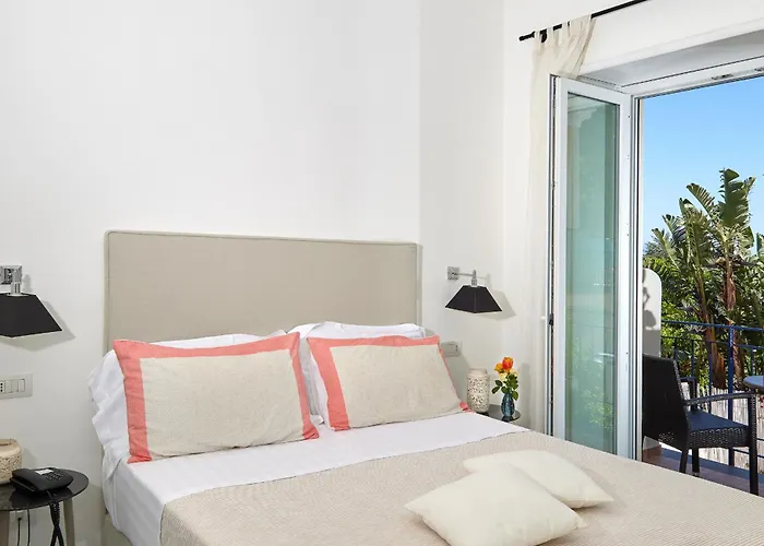 Victoria Place Hotel