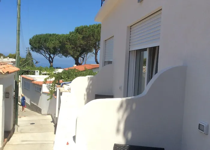 Victoria Place Hotel 3*