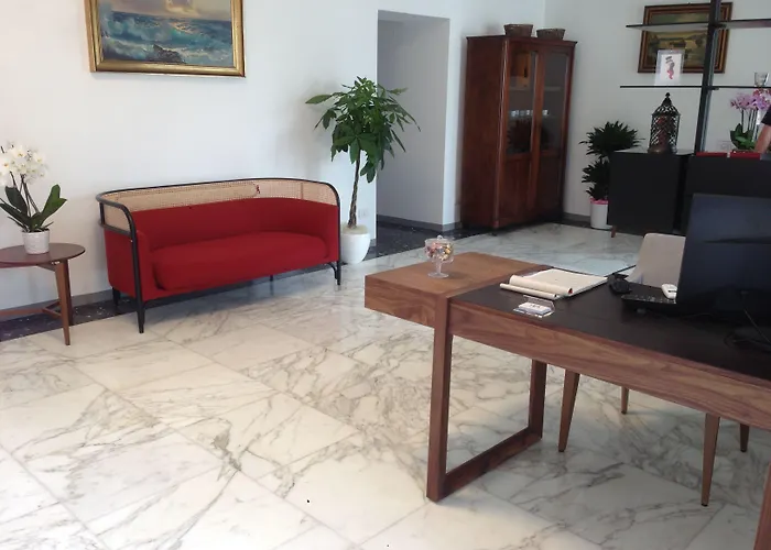 Victoria Place מלון 3*